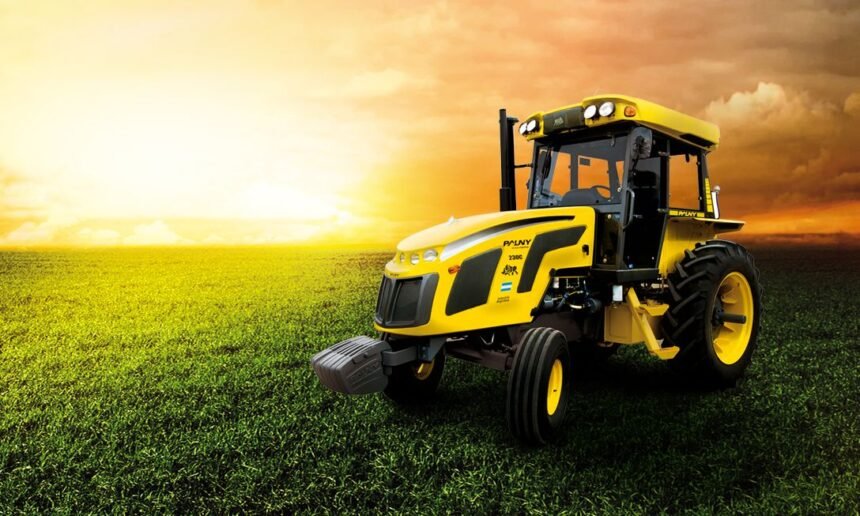 Senador Felipe Michlig detallando la aprobación de fondos para equipamiento de comunas en San Cristóbal