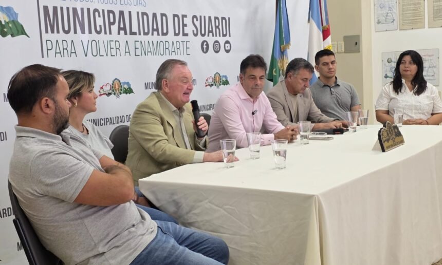 Conferencia de prensa en Suardi por situación laboral empresa Verónica Felipe Michlig y Leandro Gastaldi