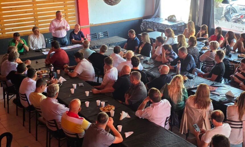 Senador Felipe Michlig, Ministro Fabián Bastía y Diputado Marcelo González en la jornada de trabajo con gobiernos locales.