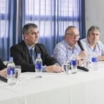 Senador Felipe Michlig brindando declaraciones sobre la situación en la escuela de San Cristóbal