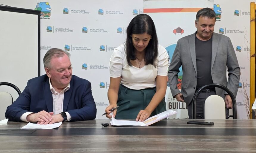 Obra de pavimento urbano en calle San Lorenzo de San Guillermo financiada con aporte provincial