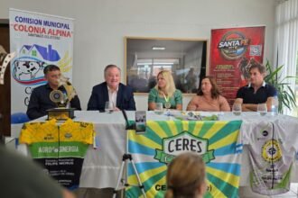 Presentación del Rally de los 4 Vientos en Ceres con entrega de aportes para obras de infraestructura