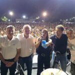 Multitudinaria convocatoria en el camping municipal de Suardi para el cierre de los Domingos Musicales con Euge Quevedo.