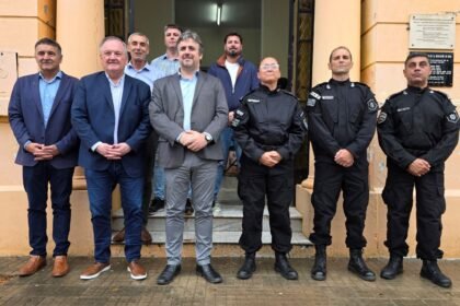 Acto de asunción de la Directora de Policía Marcela Genoveva Fernández como jefa de la Unidad Regional XIII junto a autoridades provinciales.