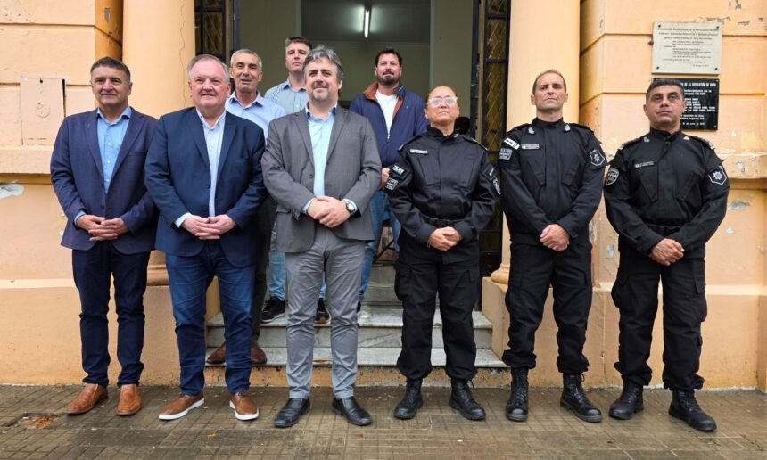 Acto de asunción de la Directora de Policía Marcela Genoveva Fernández como jefa de la Unidad Regional XIII junto a autoridades provinciales.