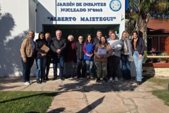 Senador Felipe Michlig y diputado Marcelo González entregando aportes FANI y PFI en instituciones de San Guillermo y Moisés Ville.
