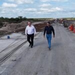 Senador Felipe Michlig y diputado Marcelo González recorriendo obras de ensanchamiento de puentes Ruta Provincial 4